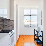 Urban Haven A 2br Modern Retreat Апартаменты
