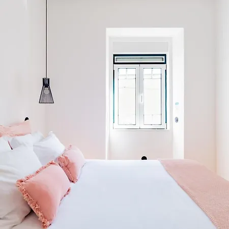 Urban Haven A 2br Modern Retreat Lisbon